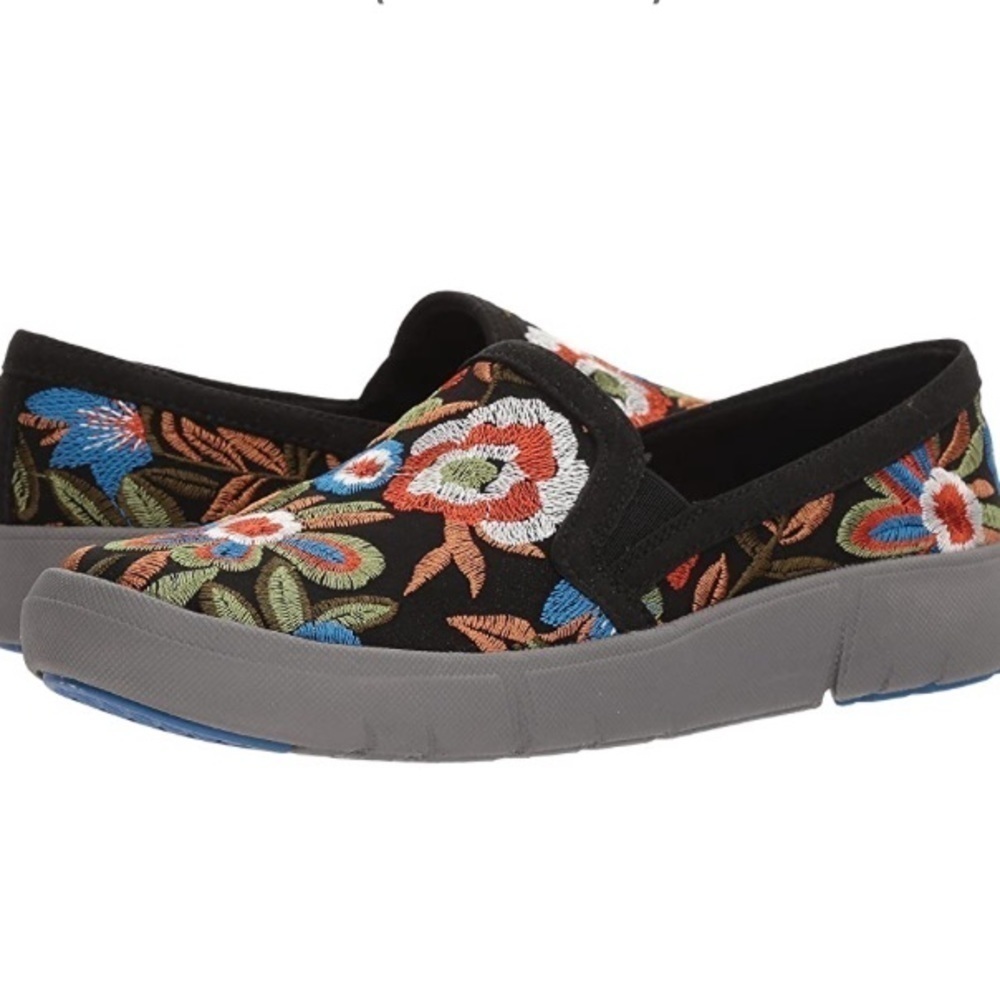 BareTraps Black Floral Slip-On Shoes